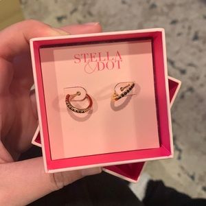 Stella & Dot reversible huggies black/gold